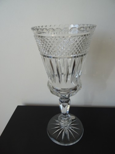 Ancien grand vase - sur, pied