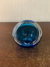 Cendrier demi sphère overlay bleu en cristal de Saint Louis modèle1