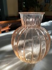 Joli Vase Verre côtelé Rose