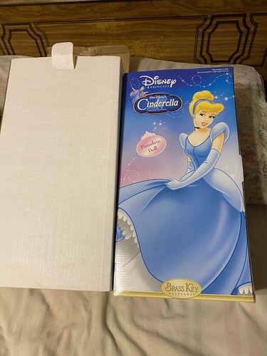 Disney cinderella porcelain - disney,