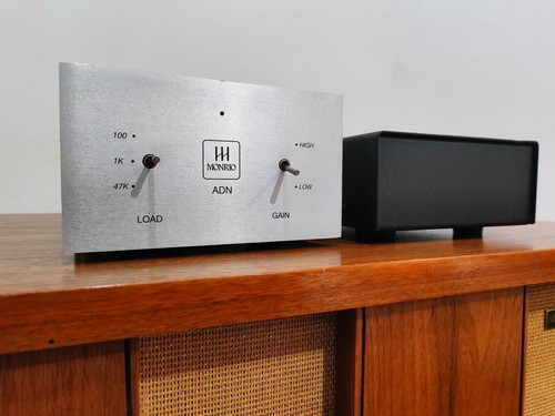 Monrio adn phono fono - monrio, stage