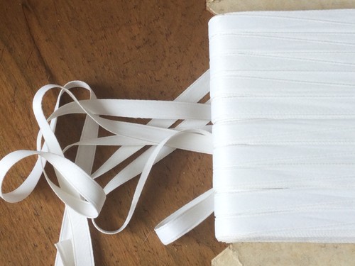 Linge ancien lacet - linge, de