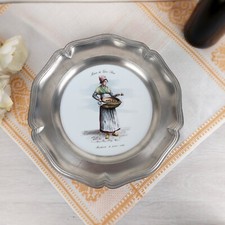 Belle assiette décorative en porcelaine et étain France Métiers du Vieux Paris