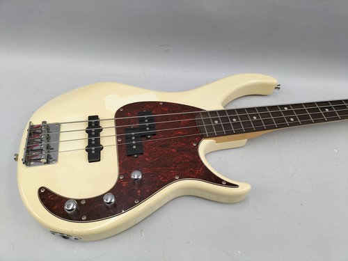 Guitare basse électrique