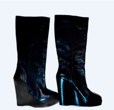 Bottes neuves hautes