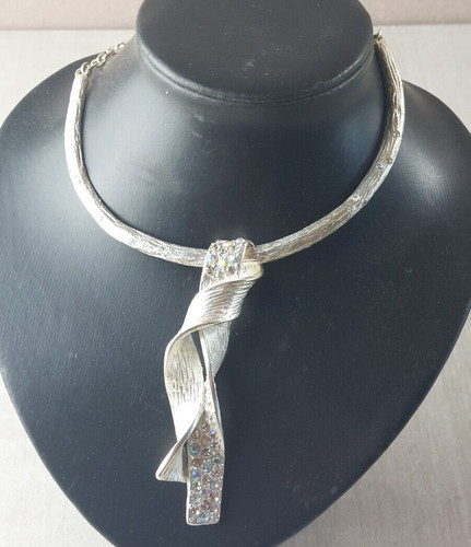 Magnifique collier métal - magnifique, en