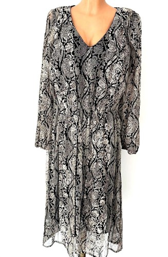 Save the queen magnifique - save, robe