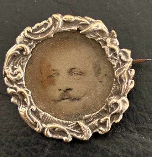 Militaria très belle - -, broche
