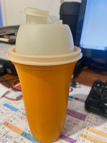 Shaker tupperware orange - 1,