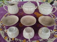 Service à Thé Faience Bordeaux David Johnston Décor Feuille de Chêne Blanc Crème