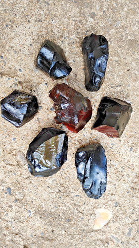 Obsidiennes noire acajou - et,
