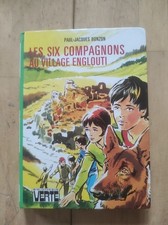Les Six Compagnons au village