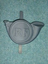 Insigne modèle 1915 Chasseurs pour casque Adrian Bleu Horizon Poilus 1914-1918