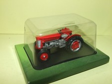 TRACTEUR N°146 MASSEY HARRIS 50 1959 UNIVERSAL HOBBIES 1:43 sous coque