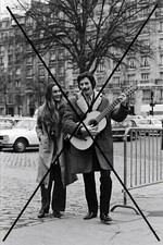 PHOTO DE JEAN FERRAT GENEVIEVE GRAD 1970