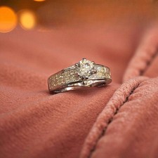Bague solitaire diamant rond