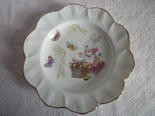 assiette en porcelaine de Limoges dans le style Beatrix Potter
