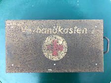 VERBANDKASTEN WW2 Boite à pharmacie pleine en métal et bois. CF photos