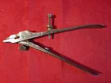 ancienne pince à avoyer