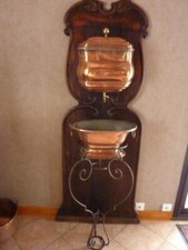 Belle Fontaine avec Lavabo en Cuivre ancienne   et son support