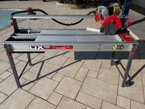 Scie carrelage sur table - a,