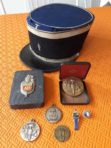 Gendarmerie lot képi - képi, medaille