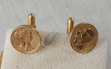 Ancienne paire de boutons de manchette, Les amoureux Peynet, plaqué or, Murat