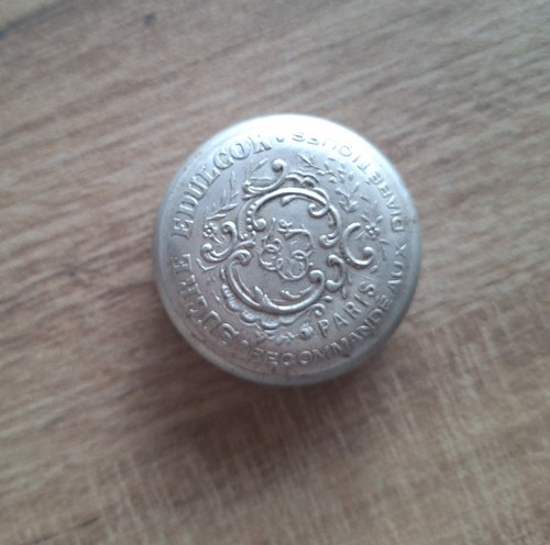 Ancienne boite publicitaire - ancienne,