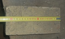 briques réfractaires , 12 pièces disponibles , a venir chercher sur place