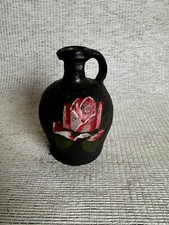      ancien joli petit  pichet en terre cuite peint mains