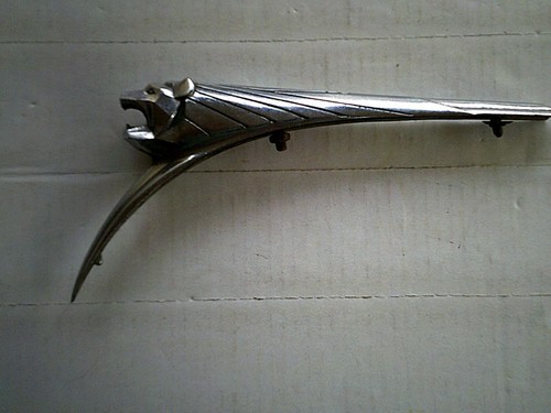 Mascotte peugeot 203 - mascotte,