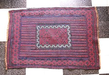 Petit tapis ancien. Fait main