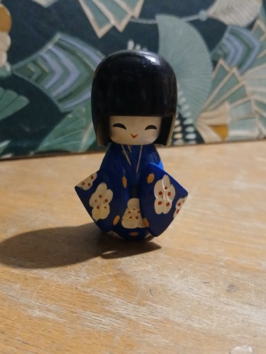 Petite poupée bois kokeshi - en,