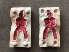 Ancien moule à soldat de plomb représentant un gendarme - années 30