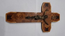 Une superbe croix murale plaquage vintage française en bois, laiton ou bronze