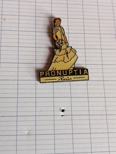 Pin pronuptia paris robe - pin's,