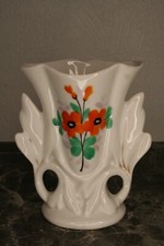 vase de mariée en porcelaine de paris, vase d'église époque XIXe, décor floral