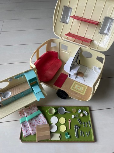 Sylvanian families camper - families,