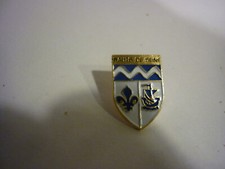 Pin's Pins Pin blason  Ville France Haut de Seine