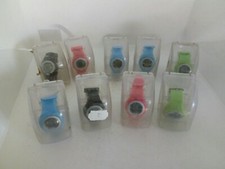 Lot revendeur 9 montres bracelets plastique - pile à changer
