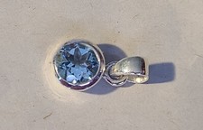 Pendentif argent serti d'une