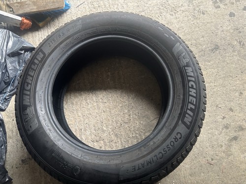 Pneu 215 r17 - r17, v
