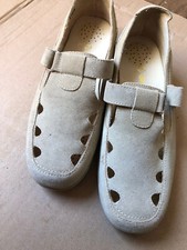 Chaussures d'été en cuir confortable Damart P38