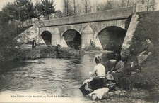 Dordogne - Nontron - le Bandiat au pont de St Martial - Lavandière