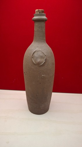 Très ancienne bouteille