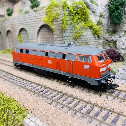 Locomotive diesel série 218