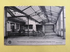 cpa ENTREPOTS d'EPINAY sur SEINE Garage des WAGONS FRIGORIFIQUES Animée VOITURE