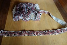 ANCIEN GALON BRODÉ DE PERLES DE VERRE SUR TULLE ART DÉCO de 4,5 m VERS 1920