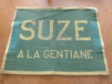 Peu courant TAPIS DE JEU DE CARTE de bistrot aux couleurs de SUZE  54 cm x 45 cm