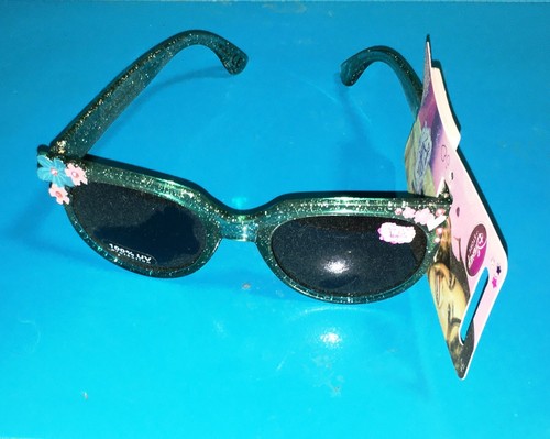 Paire lunettes soleil - de, de